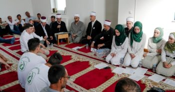 Podlugovi: Džemat i Mreža mladih Podlugovi obilježili godišnjicu Genocida u Srebrenici