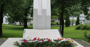 Polaganjem cvijeća i učenjem Fatihe obilježen Dan logoraša u Ilijašu