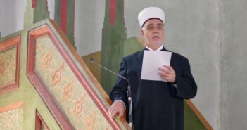 Sutra hutba reisu-l-uleme povodom 25. godišnjice genocida u Srebrenici