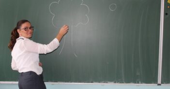 Učiteljica Adisa Jusić : Rad s djecom, razvijanje ljubavi prema školi i učenju predstavljaju najveće zadovoljstvo
