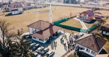 Dr. Abdulgafar ef. Velić predvodio prvu džumu u Ljubnićima: Biti musliman znači biti u saffu i džematu
