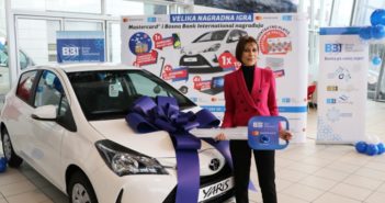 Nagradna igra BBI banke i Mastercarda: Ključevi automobila Toyota Yaris uručeni Hermini Oručević