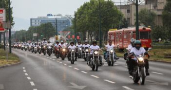 Uz “Srebrenički inferno”: Stotine motociklista iz Sarajeva krenule ka Potočarima