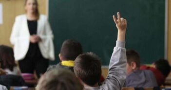 “Tražimo povećanje plata prosvjetnim radnicima, a učenicima da se ne mijenjaju učitelji!”-Samostalni sindikat osnovnog obrazovanja i odgojaFBiH