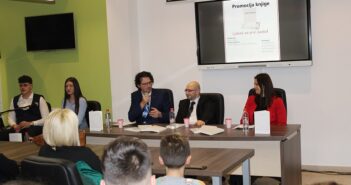 U Ilijašu uspješno promovisana knjiga „Ljubav na prvi pogled“ autora Admira Džanke