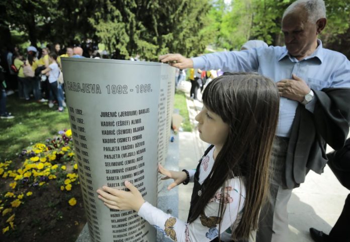 Obilježen Dan sjećanja na ubijenu djecu Sarajeva: Insistiranje na pravdi i procesuiranju odgovornih