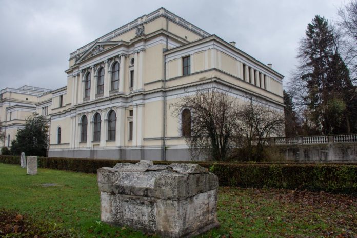 U kamenu uklesano: O koracima za trajniju zaštitu stećaka